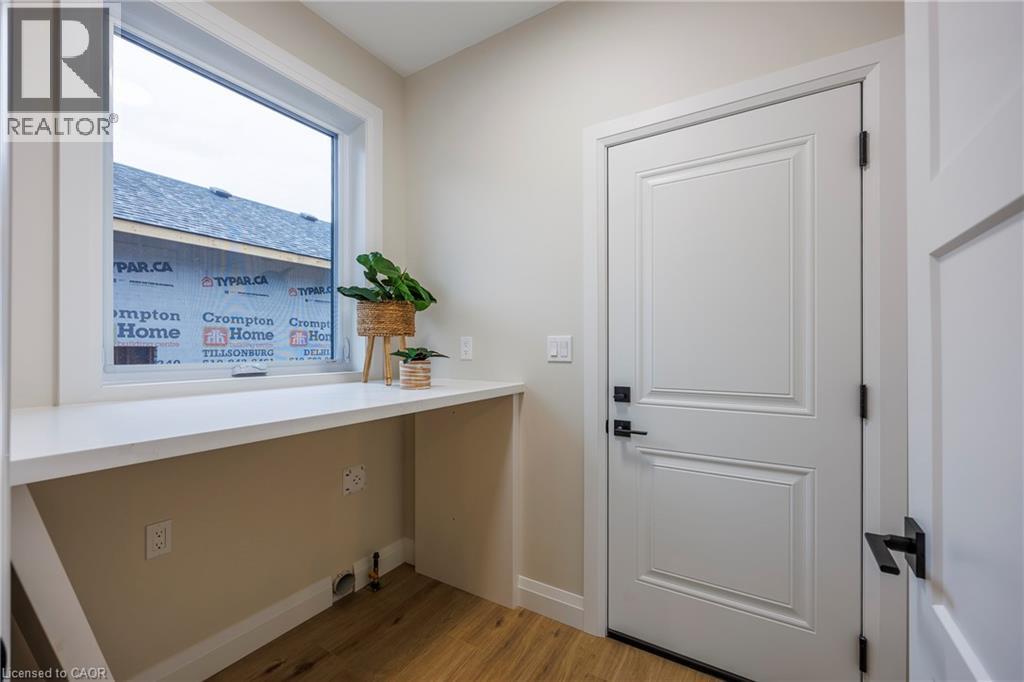 93 DUCHESS Drive - 10