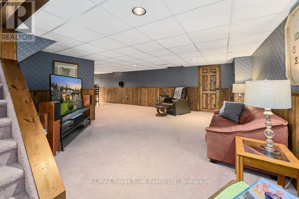939 CATSKILL DRIVE - 34