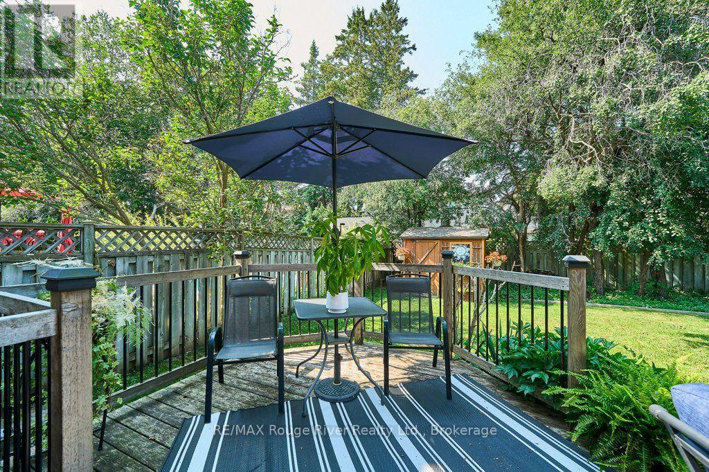 939 CATSKILL DRIVE - 44