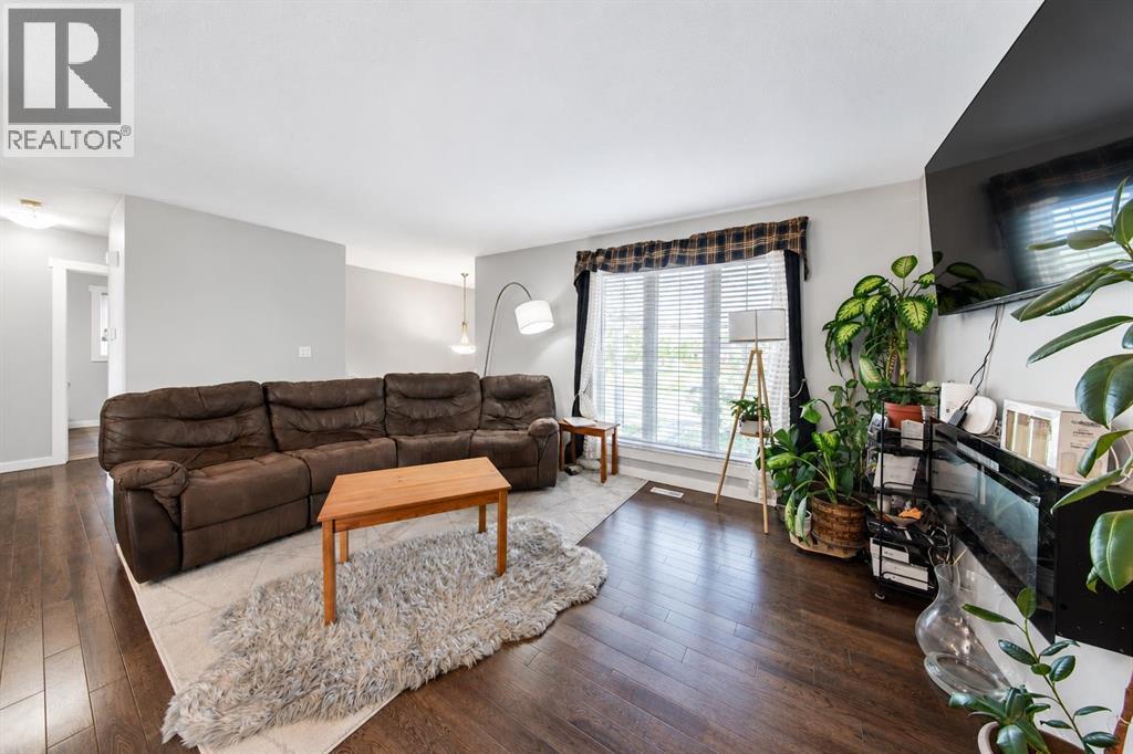 6015 50 A Street, Ponoka