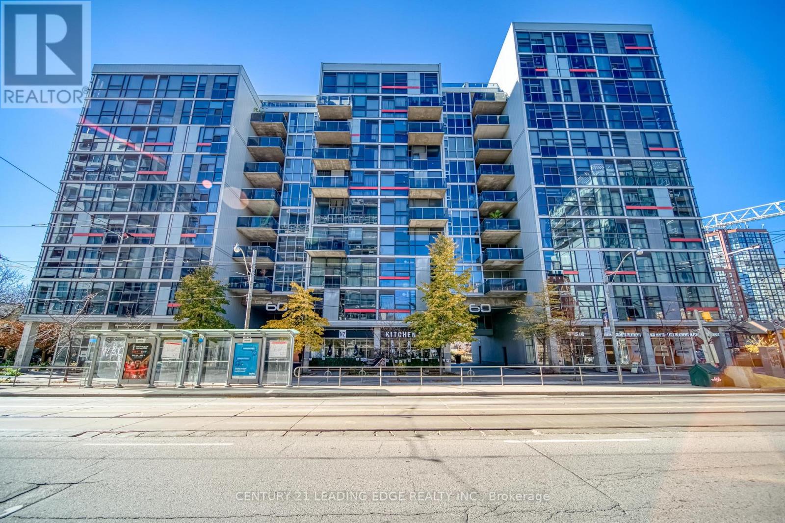 306 - 60 BATHURST STREET