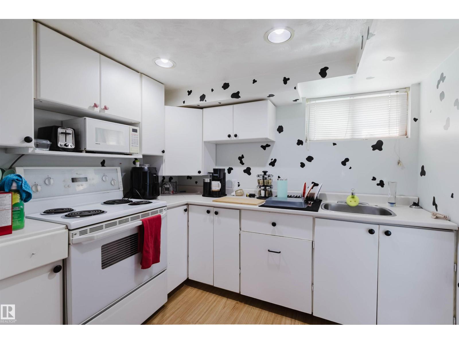 10955 72 AV NW - Image 23