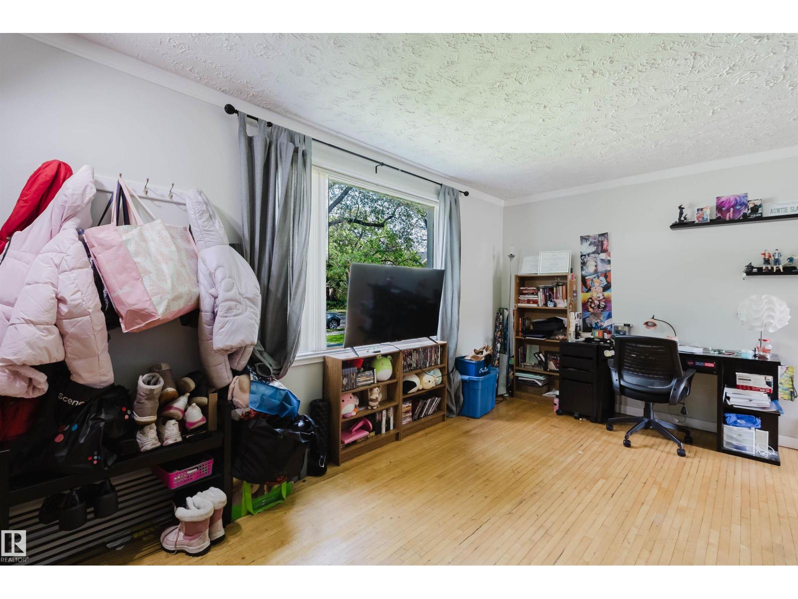 10955 72 AV NW - 3