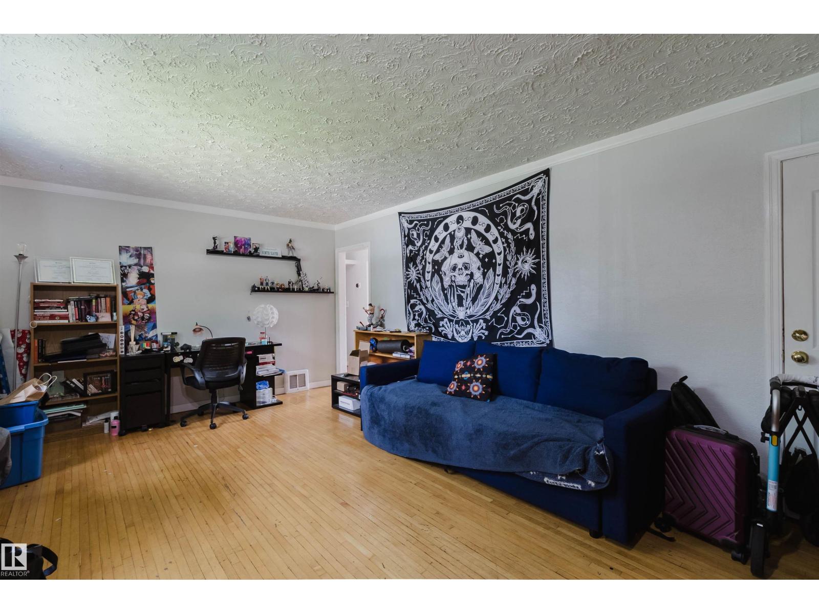 10955 72 AV NW - 4