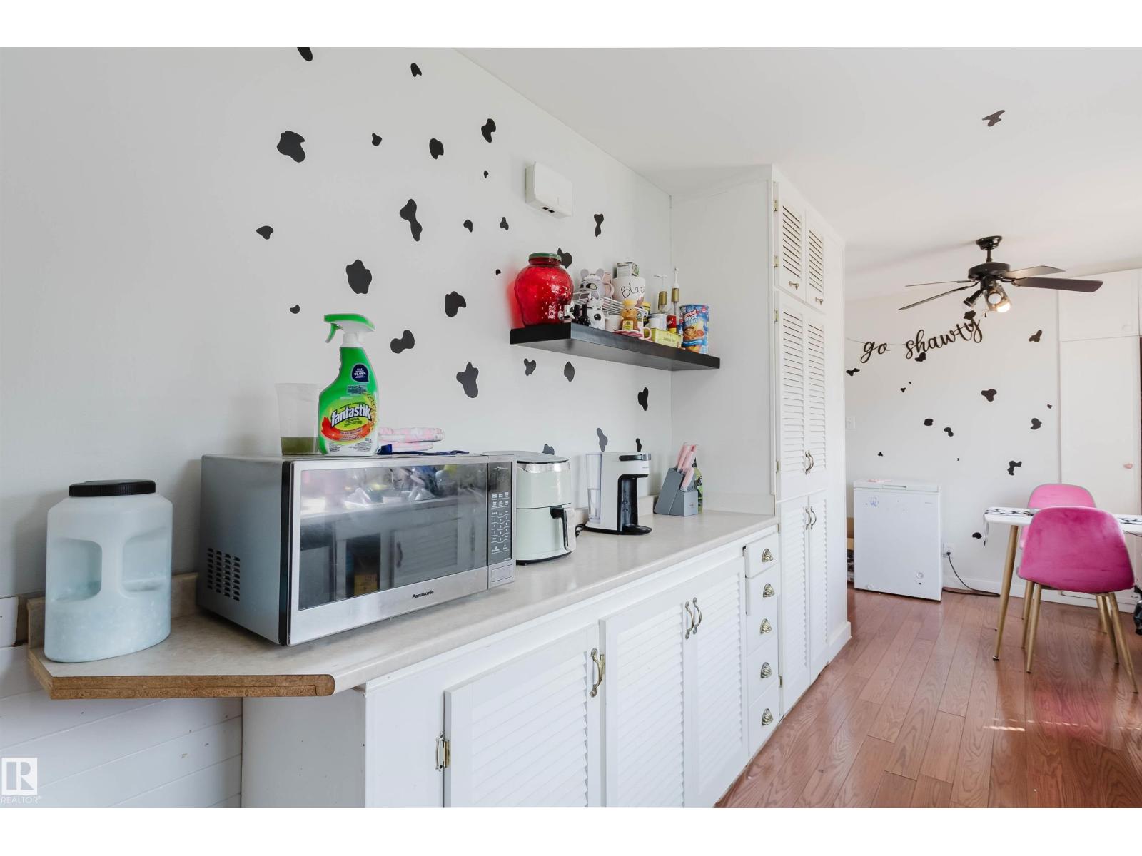 10955 72 AV NW - 9