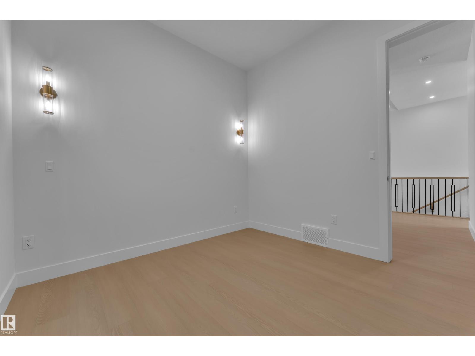 264 Falcon Crescent - Image 21