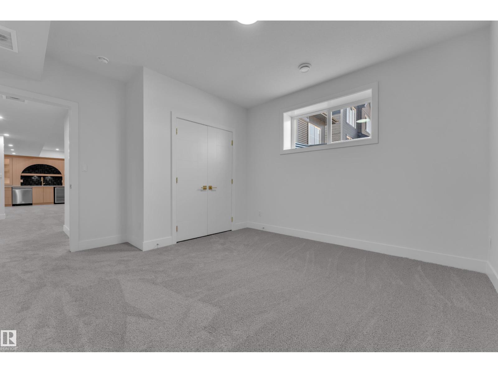 264 Falcon Crescent - 36