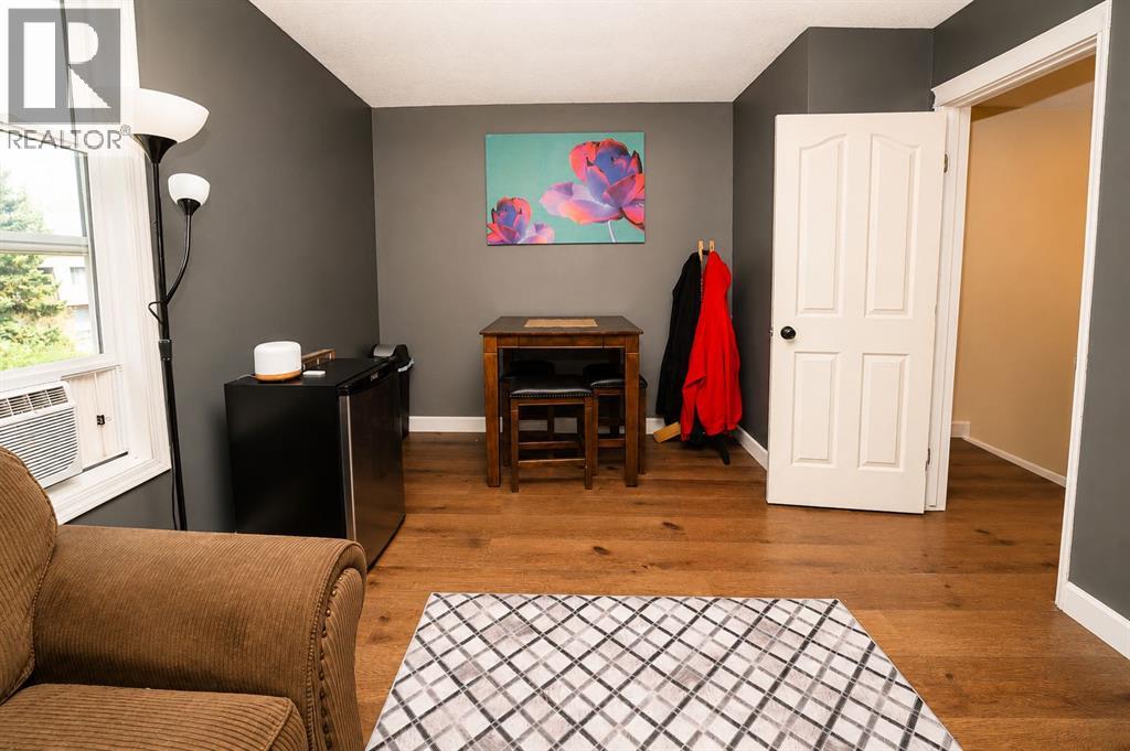 6527 Huntsbay Road NW - 20