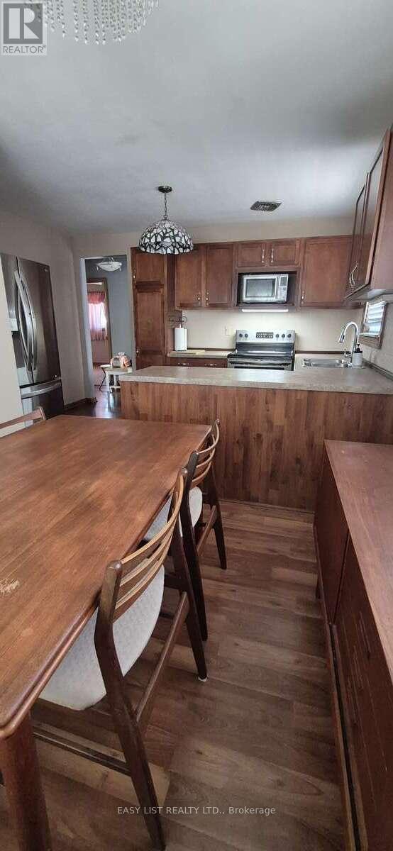 2371 ALEXIS ROAD - 8