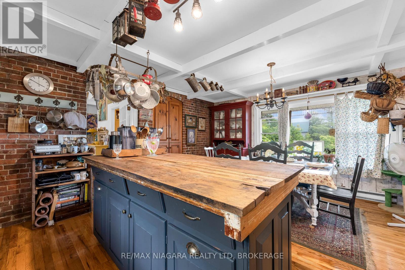 3847 BERTIE STREET - 16