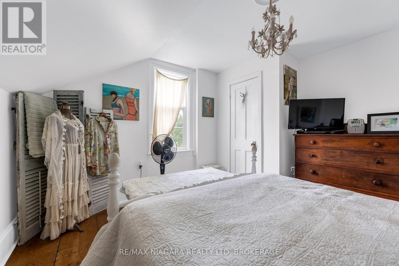 3847 BERTIE STREET - 28
