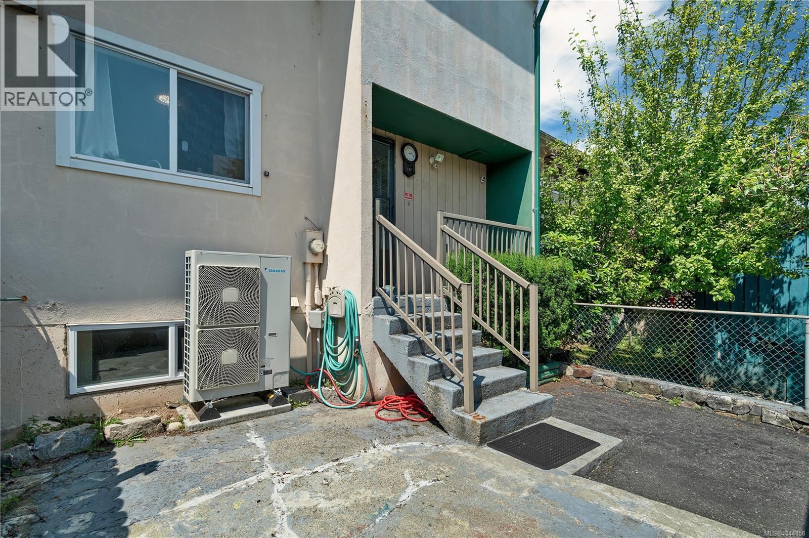 7312 Pine Dr, Port Hardy