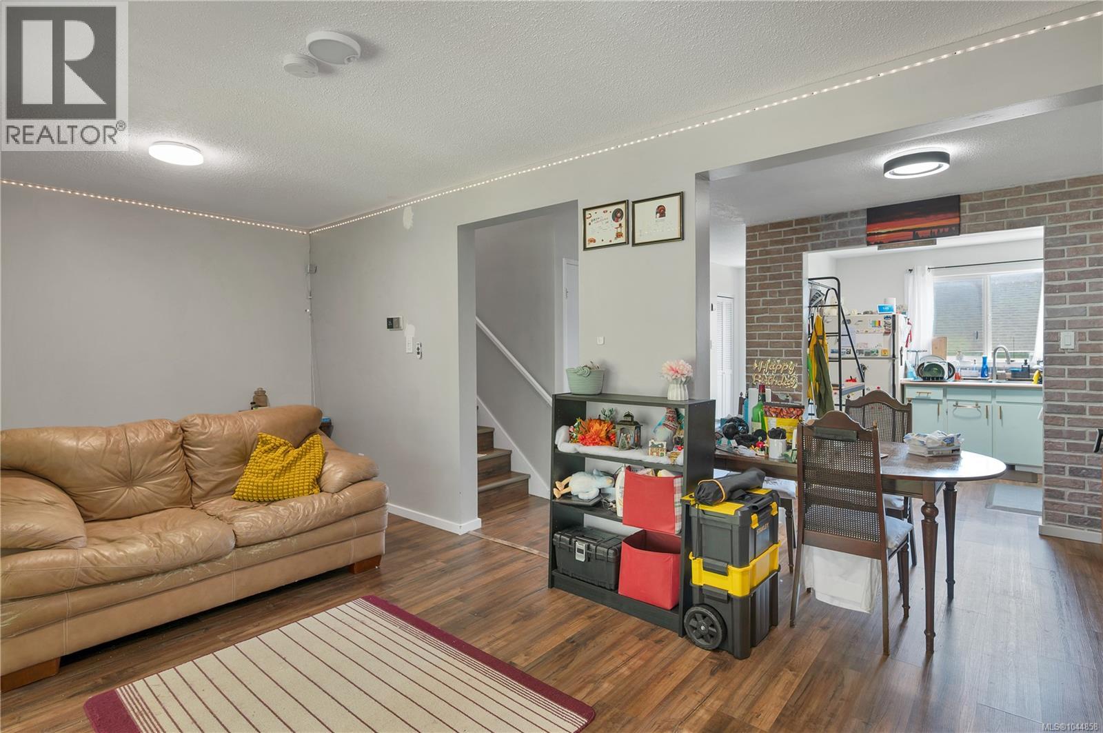 7312 Pine Dr - 5