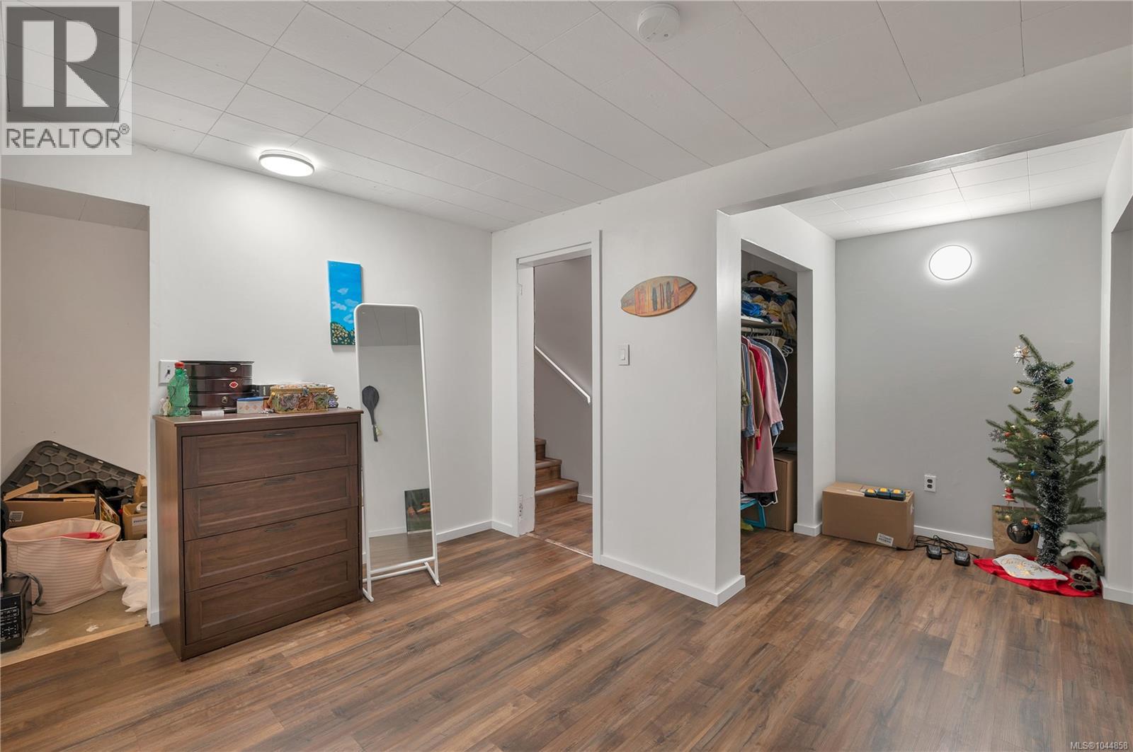 7312 Pine Dr, Port Hardy