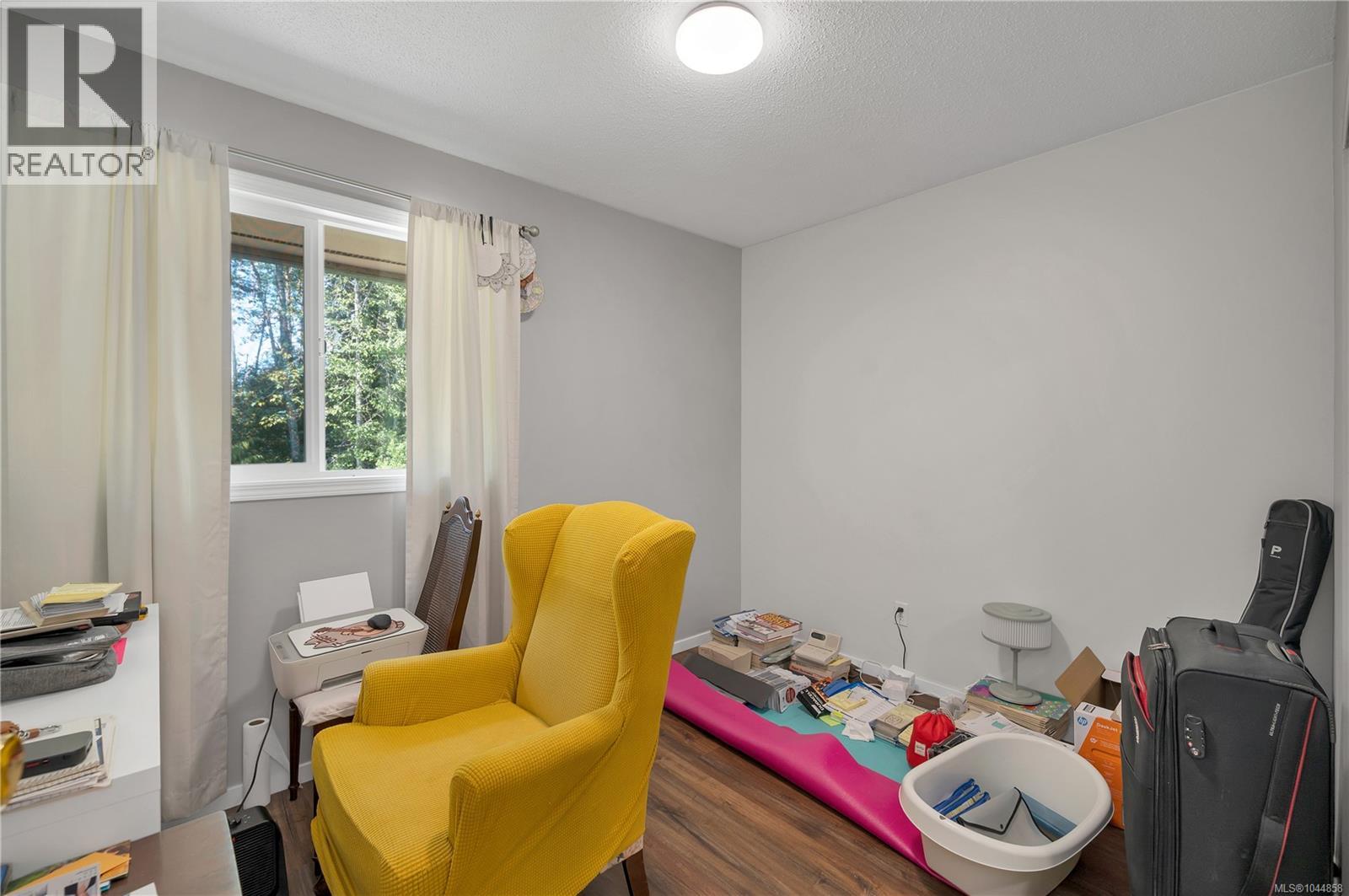 7312 Pine Dr, Port Hardy