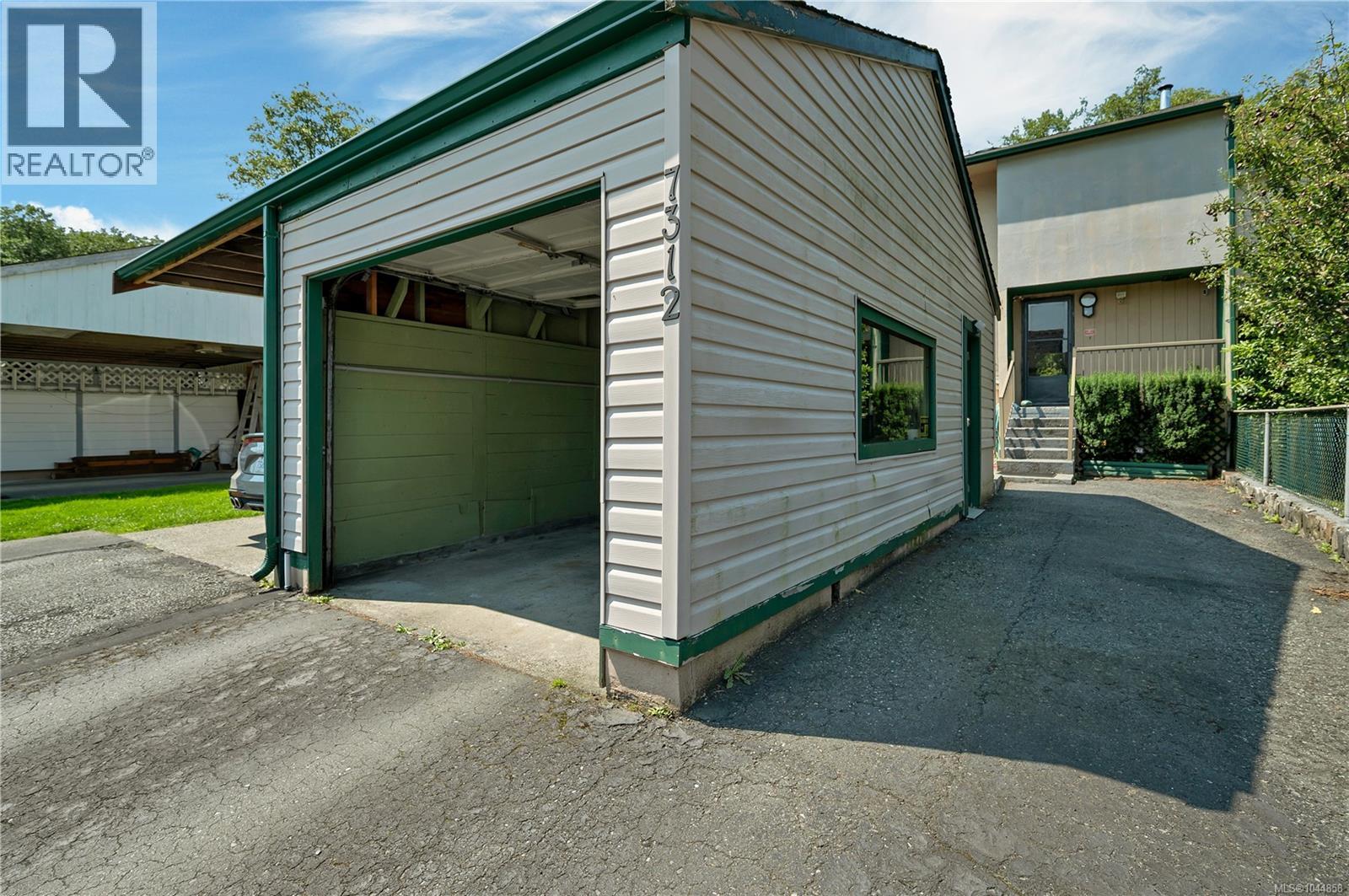 7312 Pine Dr, Port Hardy