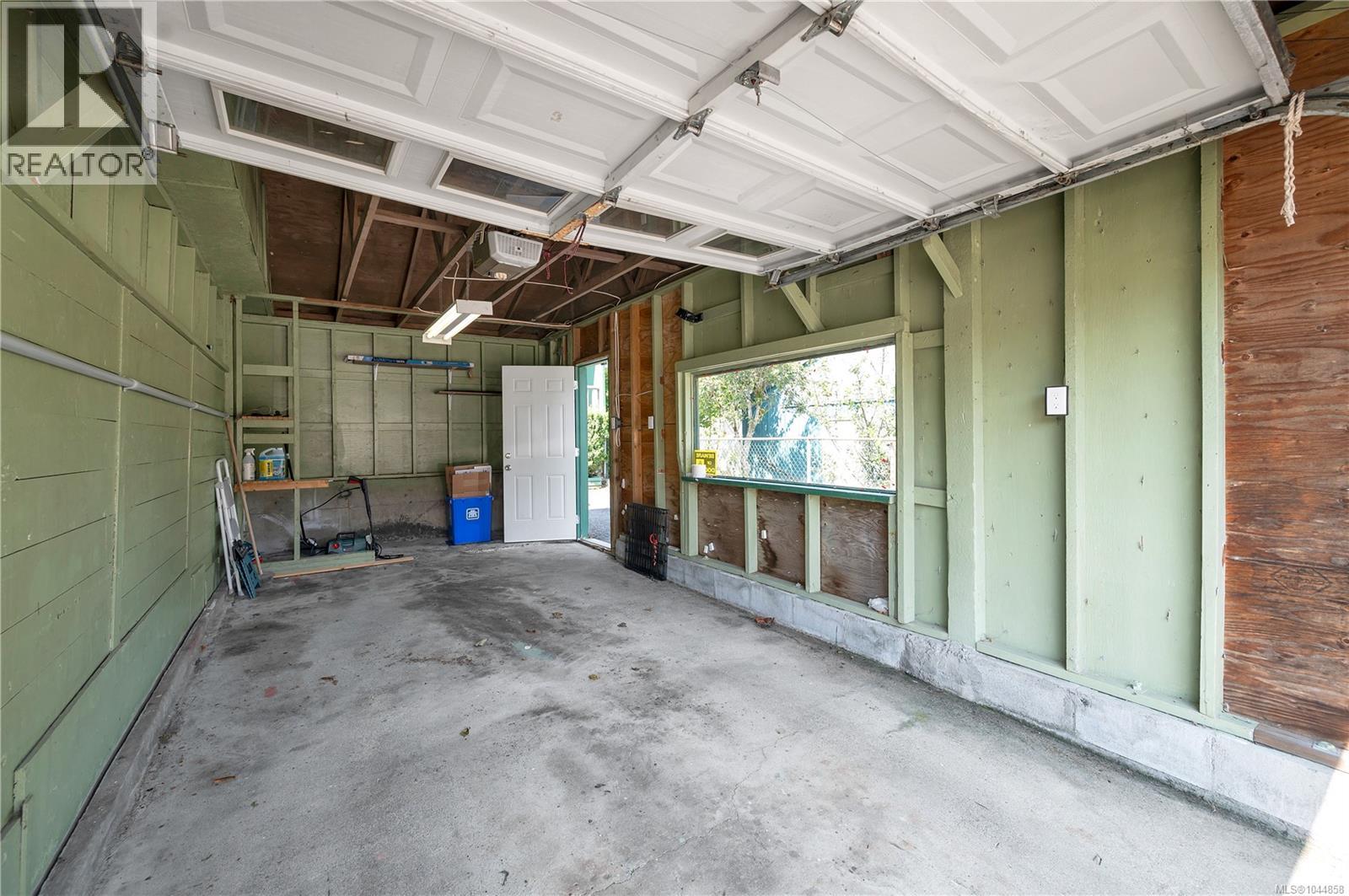 7312 Pine Dr, Port Hardy