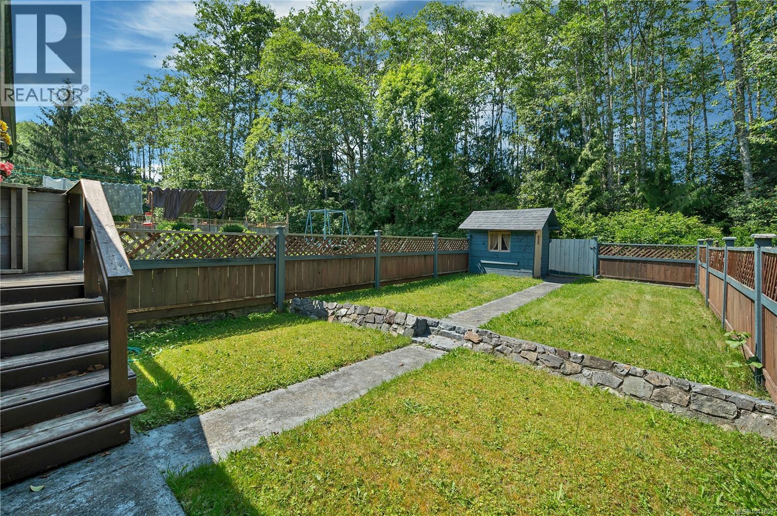 7312 Pine Dr, Port Hardy