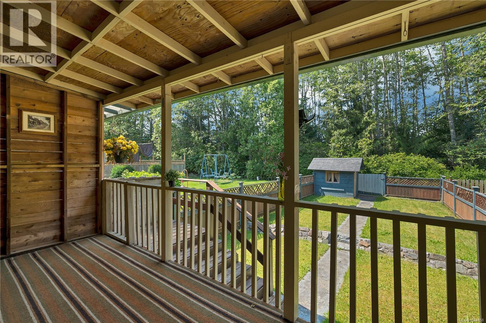 7312 Pine Dr, Port Hardy