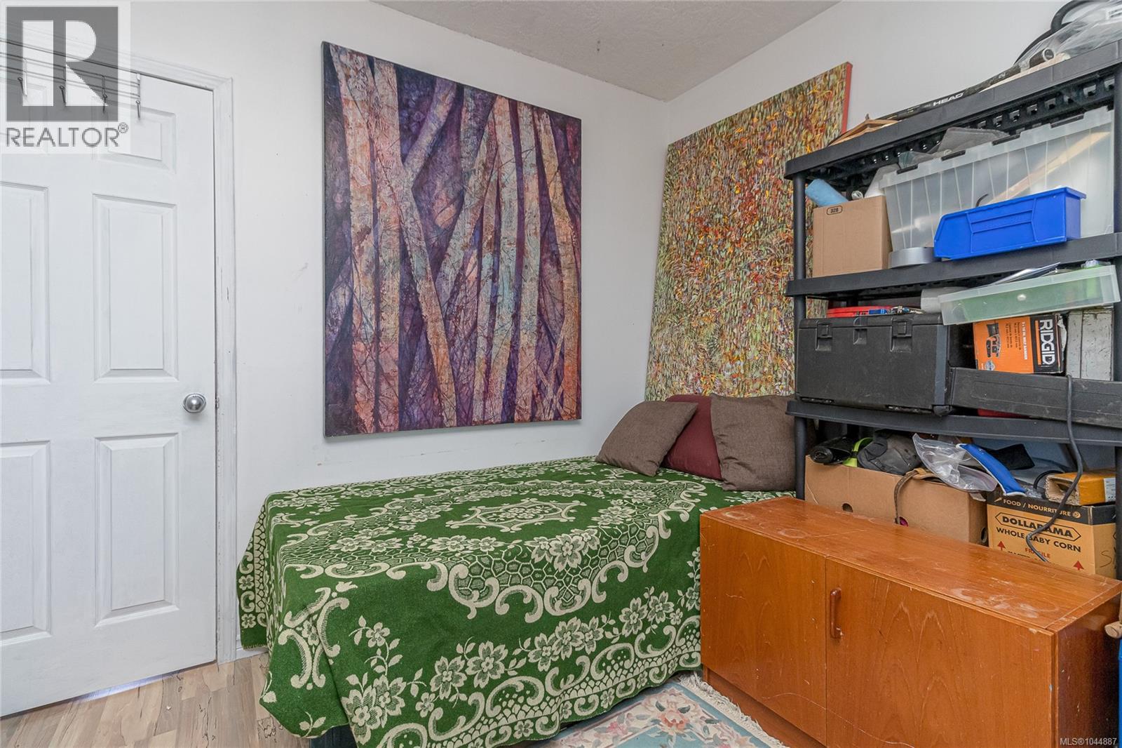 862 Canterbury Rd, Saanich
