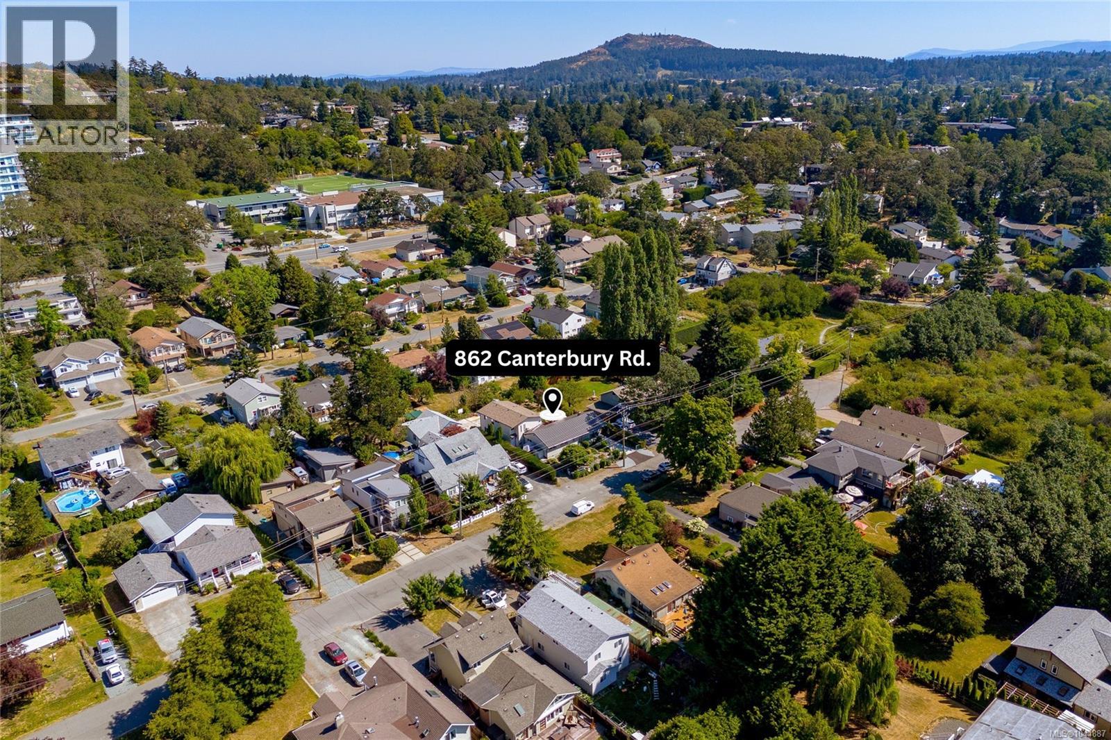 862 Canterbury Rd, Saanich