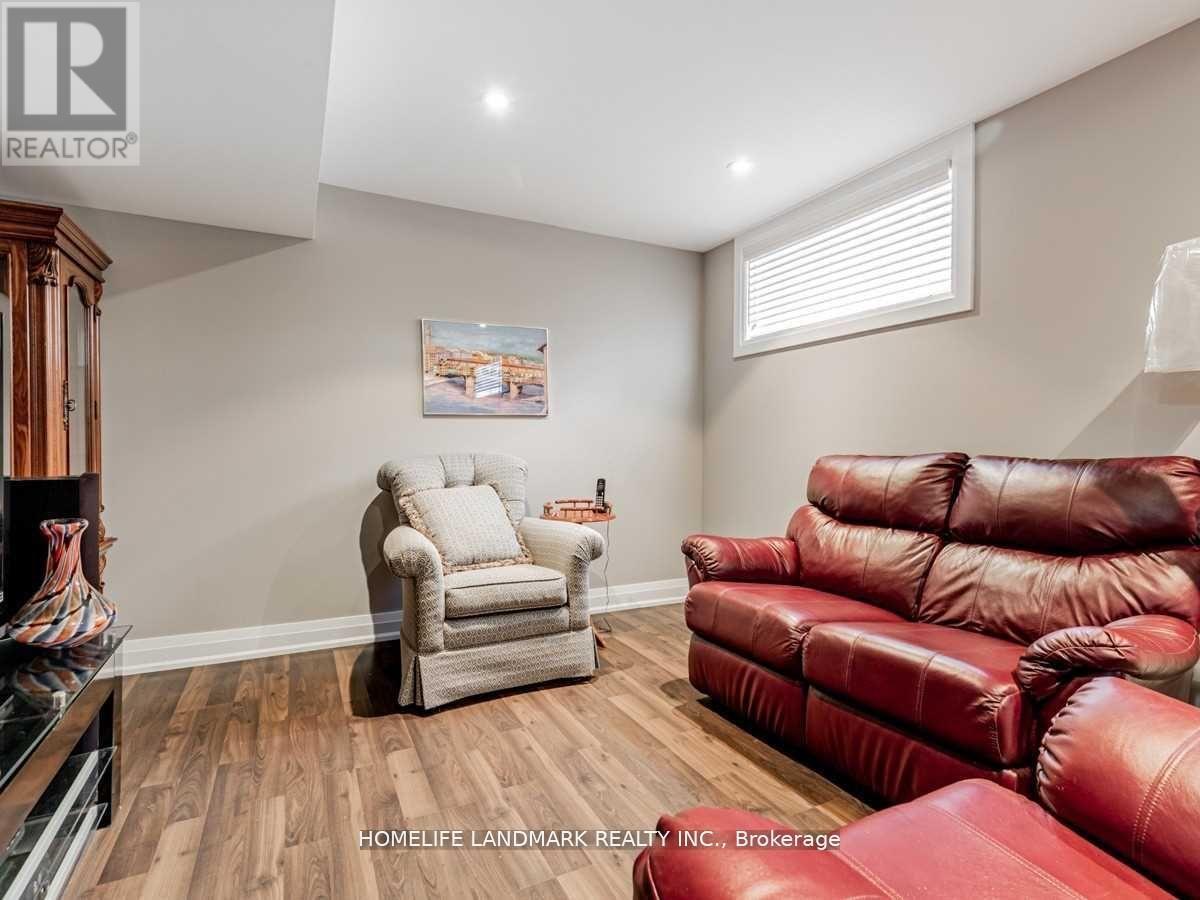 158B GLEBEMOUNT AVENUE - 12