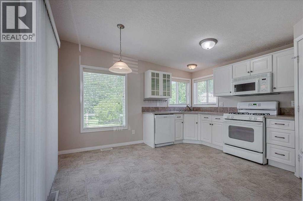 6027, 35468 Range Road 30 - 8