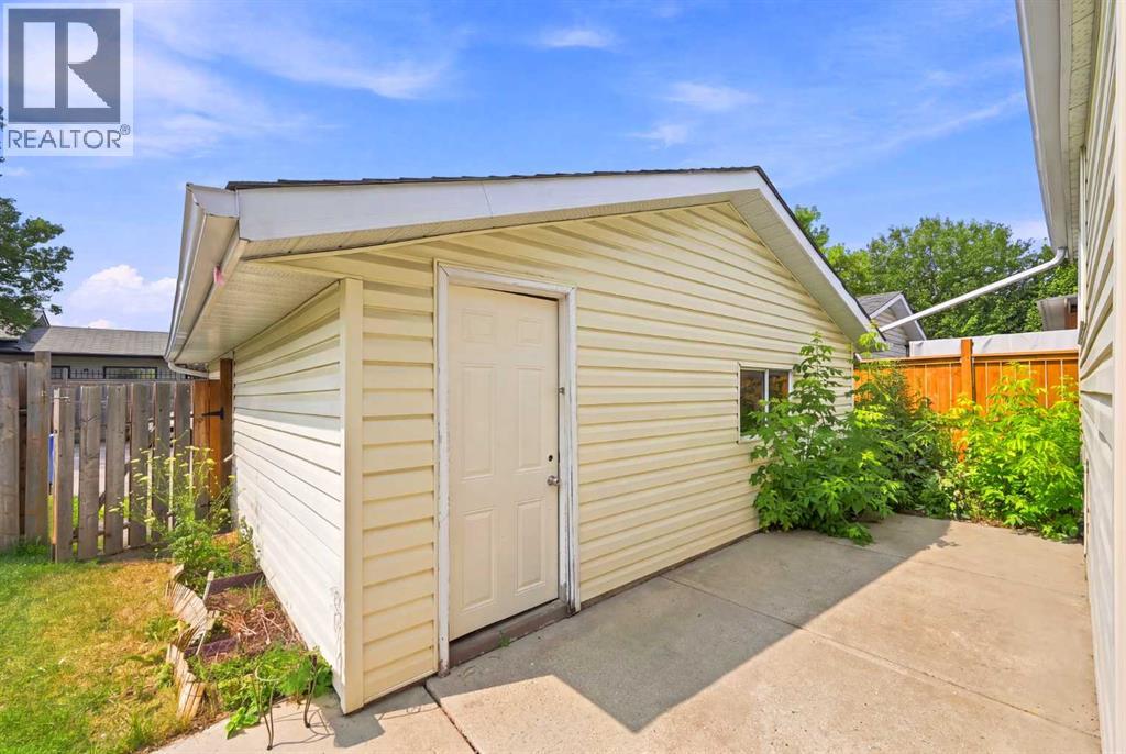619 Whiteridge Road NE - 42