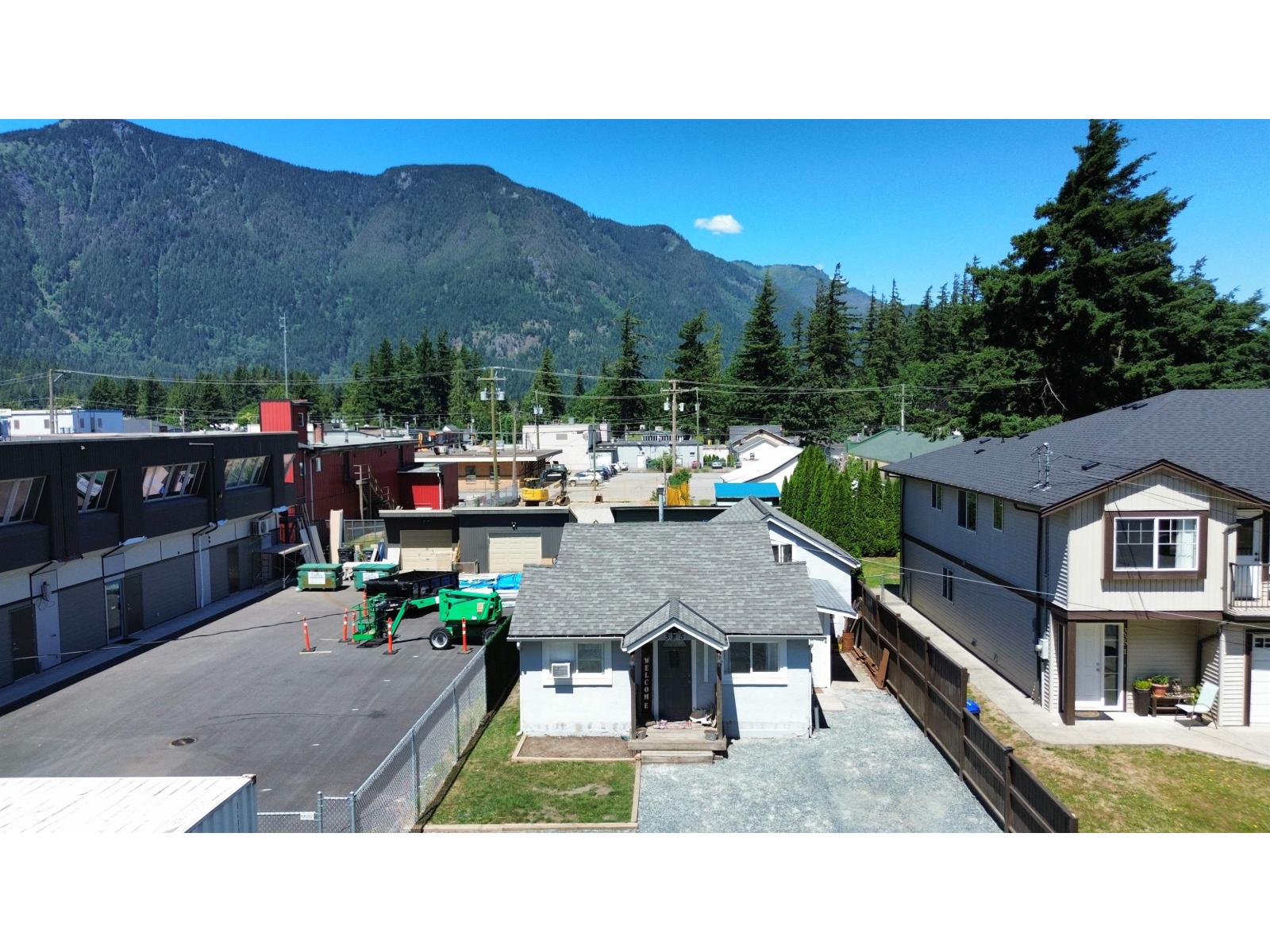 325 HUDSON BAY STREET, Hope, Hope
