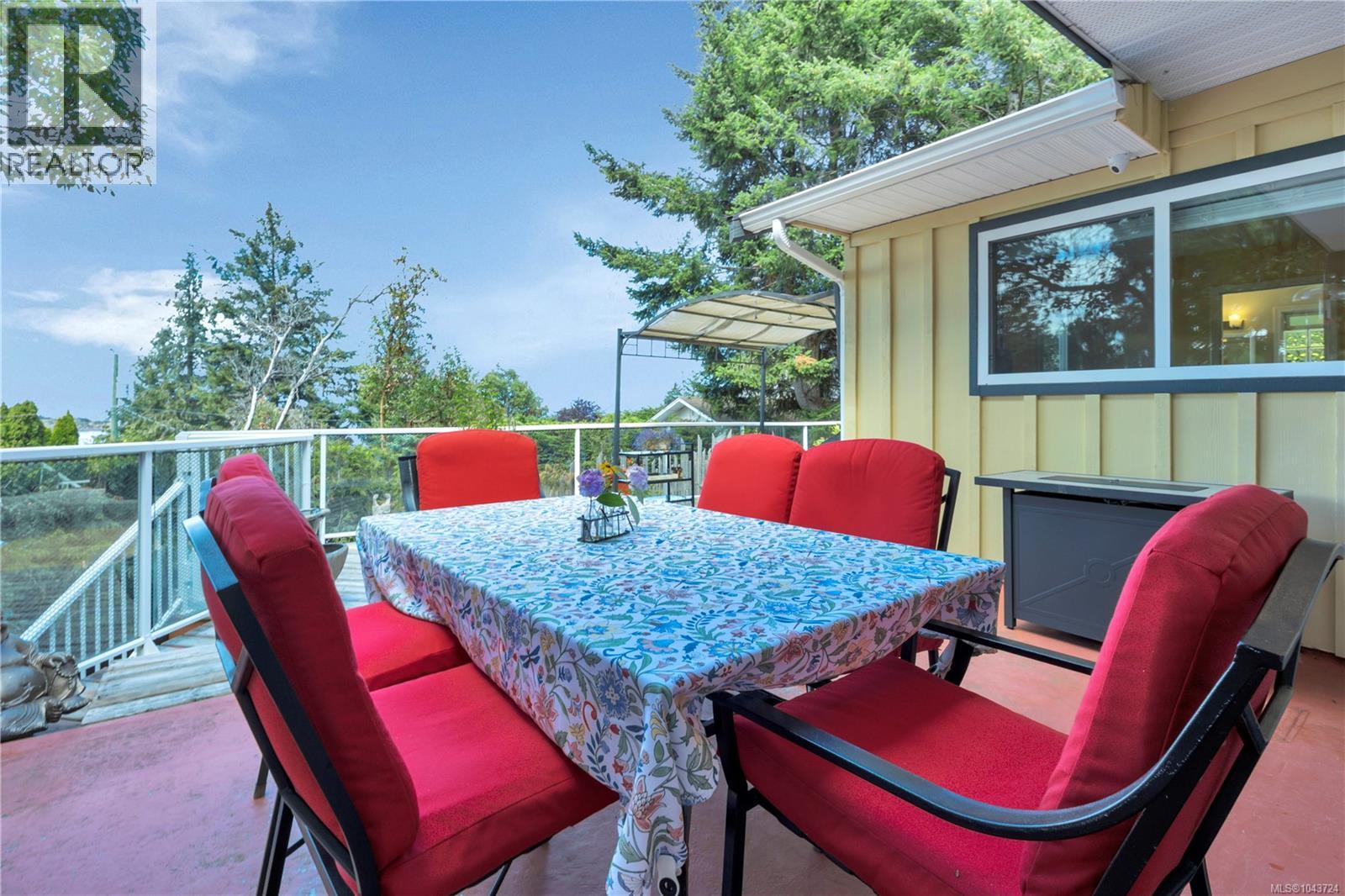 3259 Dolphin Dr - 24