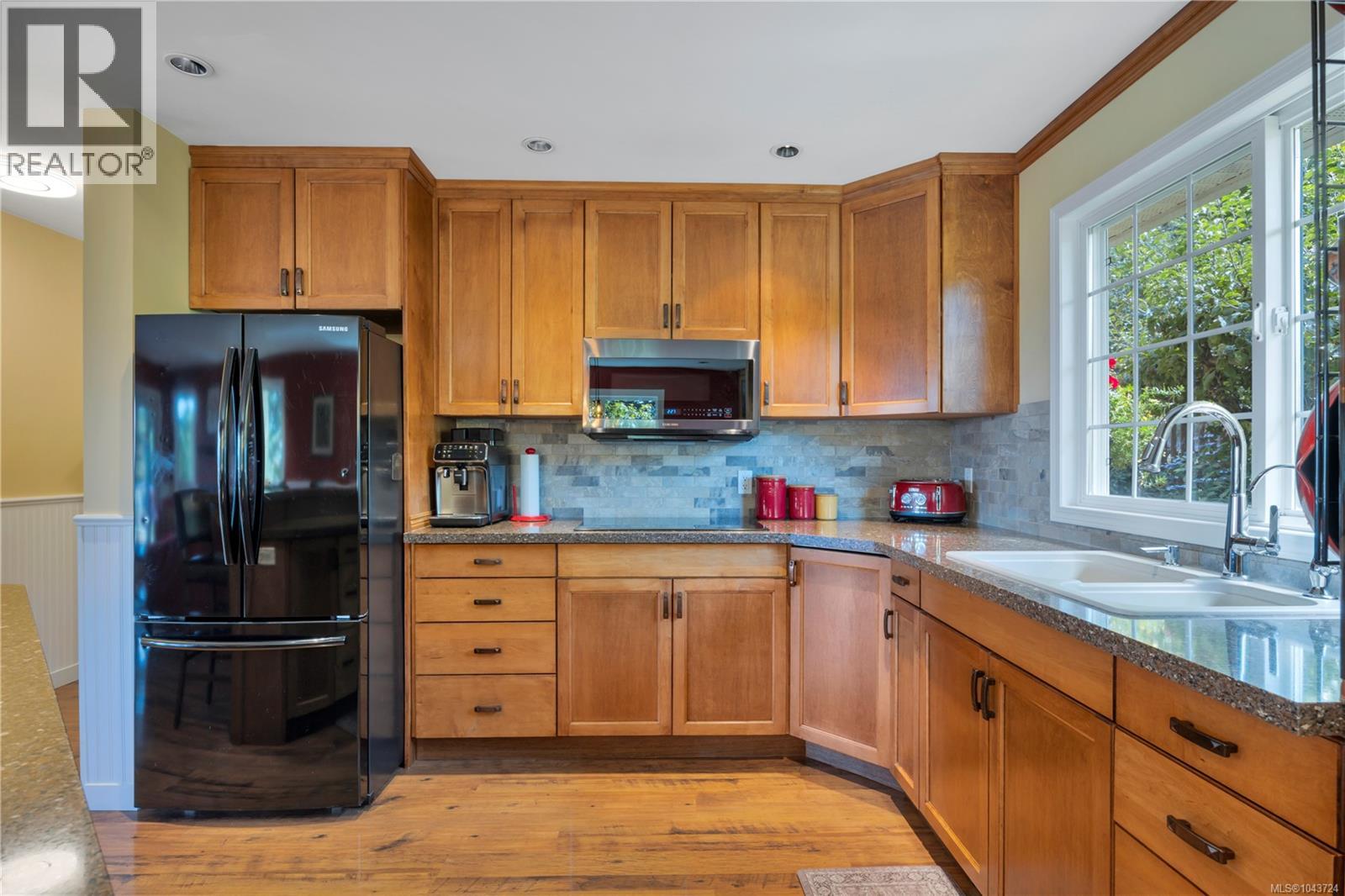 3259 Dolphin Dr - 8