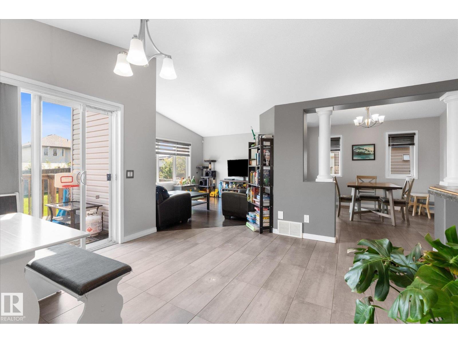 4009 158 AV NW - 15