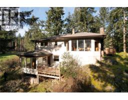 Living room - 137 Forest Ridge Rd, Salt Spring, BC V8K1W4 Photo 7