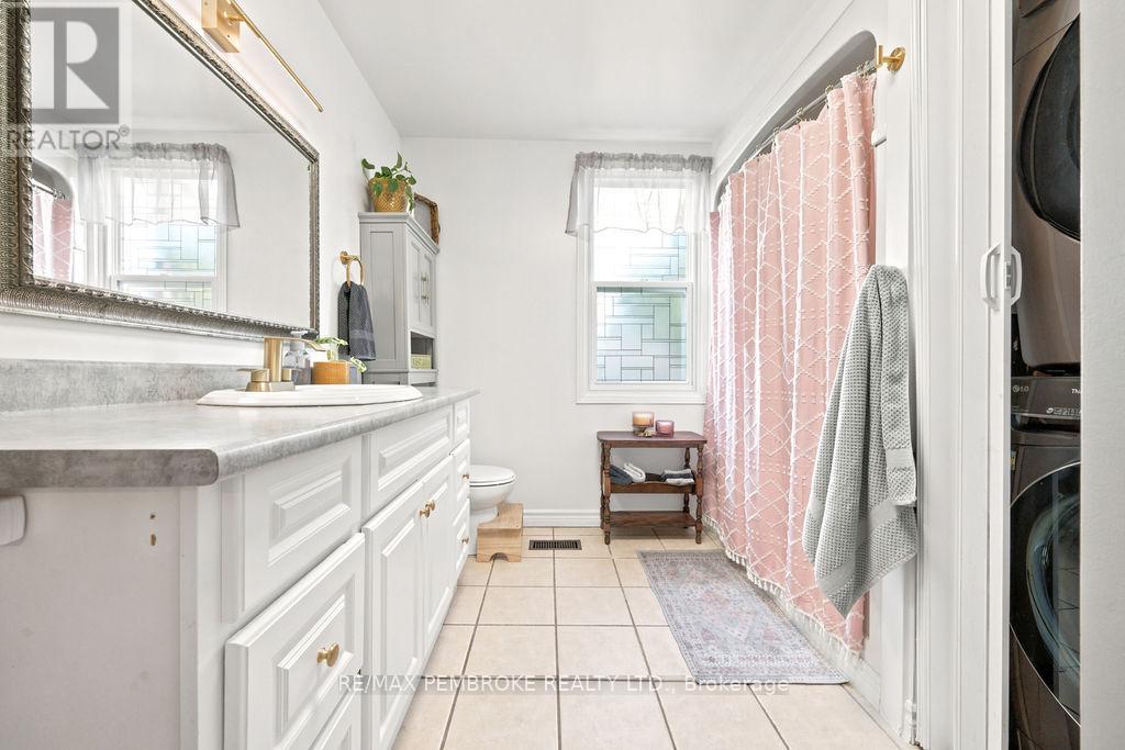 617 THIRD AVENUE S - 19