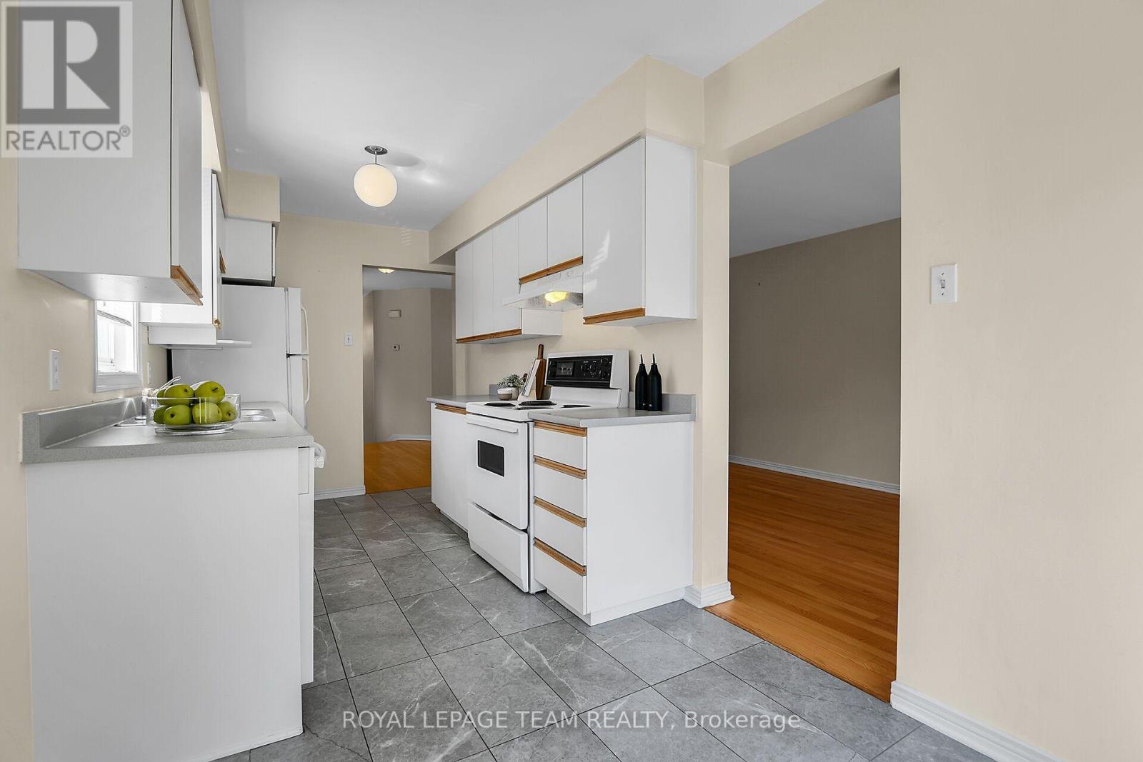 307 CYR AVENUE - 21