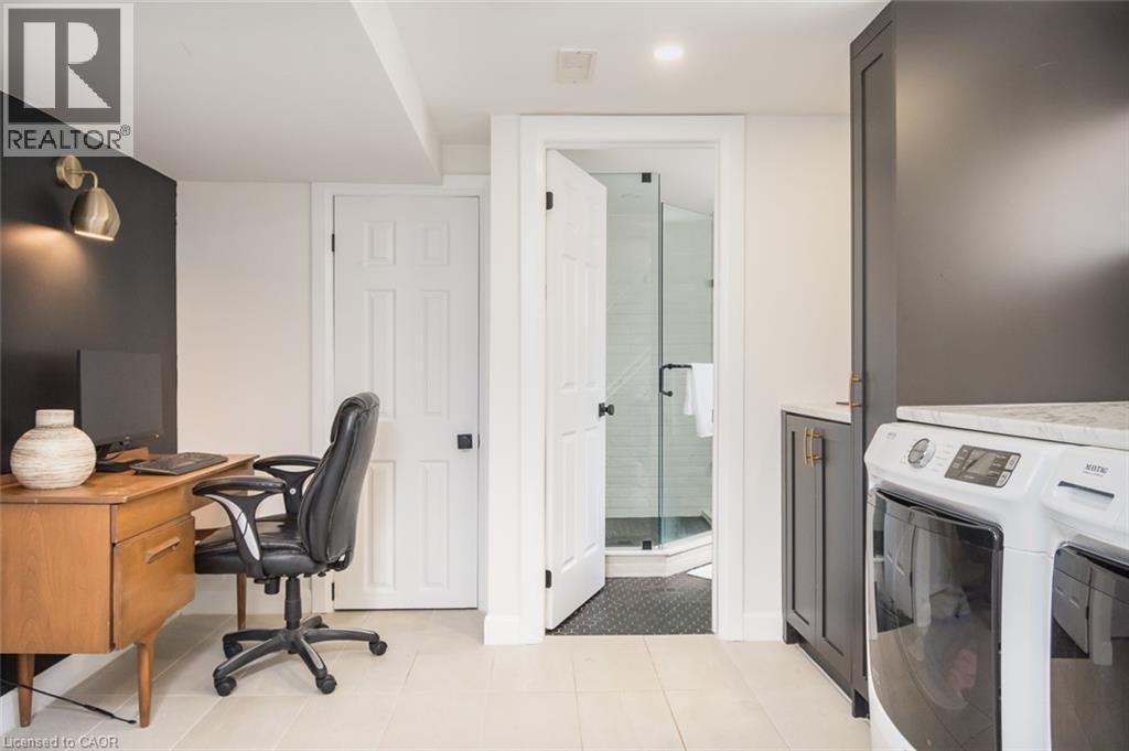 5410 CLIVE Crescent - Image 30