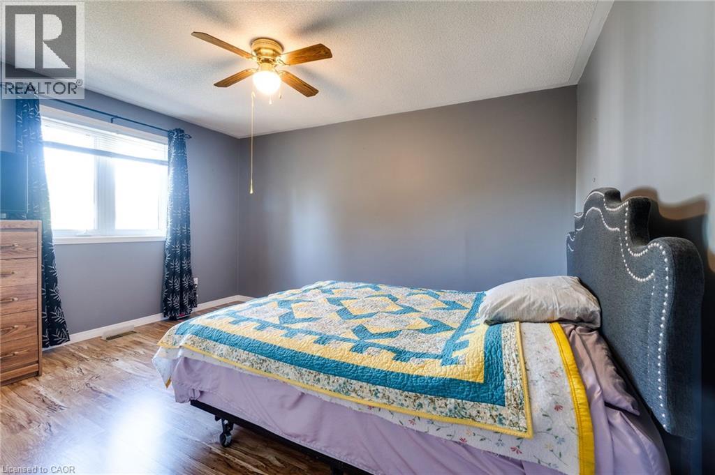 111B MILLER Crescent - 24
