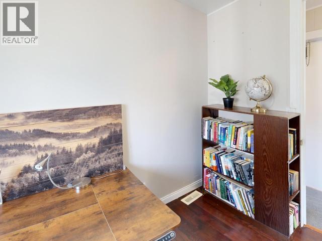 22-4500 CLARIDGE ROAD - Image 8