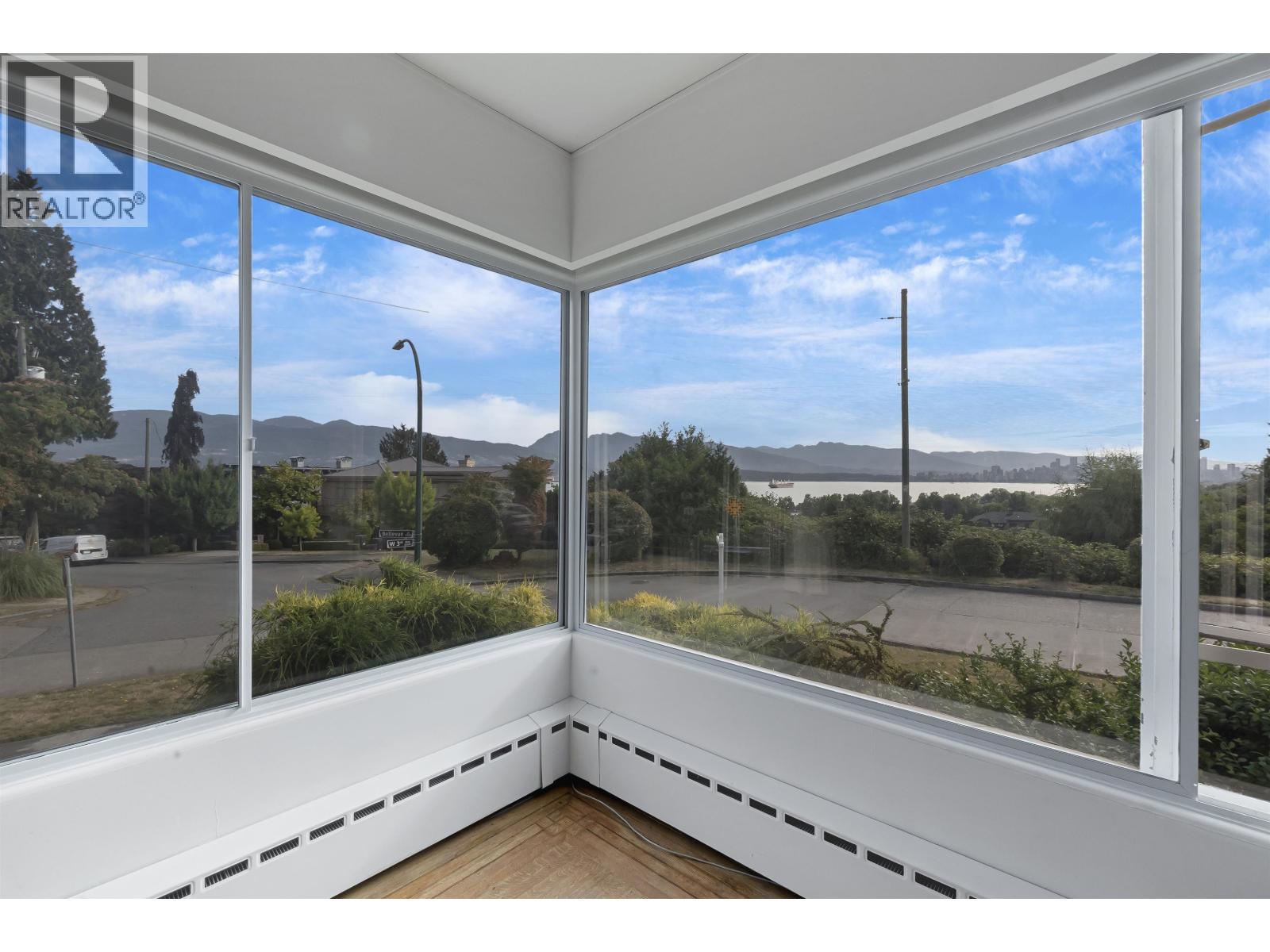 4514 BELLEVUE DRIVE, Vancouver