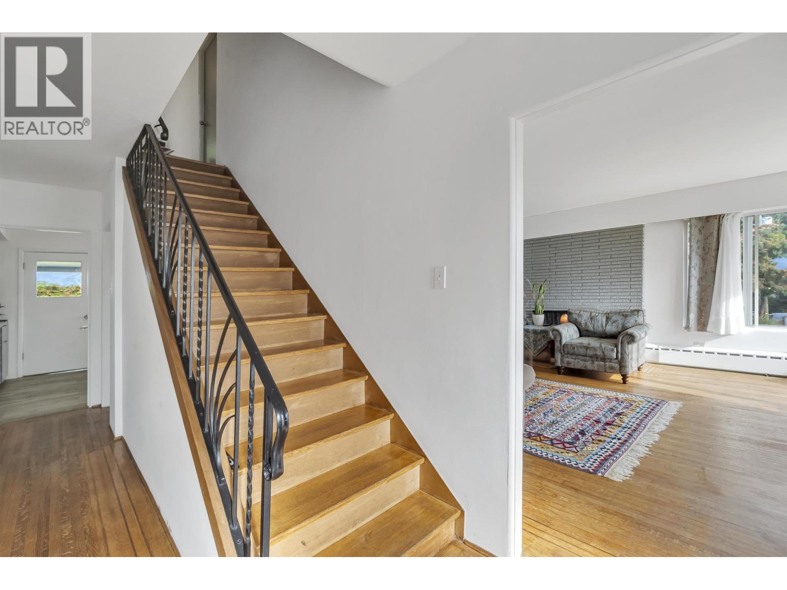 4514 BELLEVUE DRIVE, Vancouver