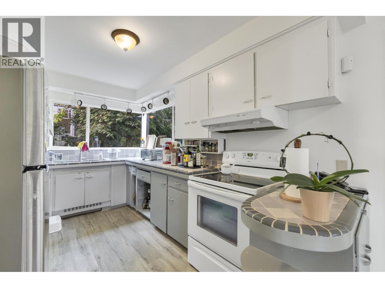 4514 BELLEVUE DRIVE, Vancouver