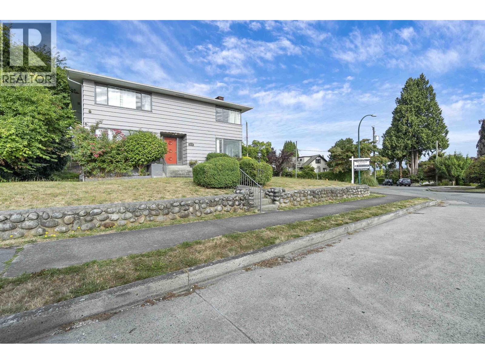 4514 BELLEVUE DRIVE, Vancouver