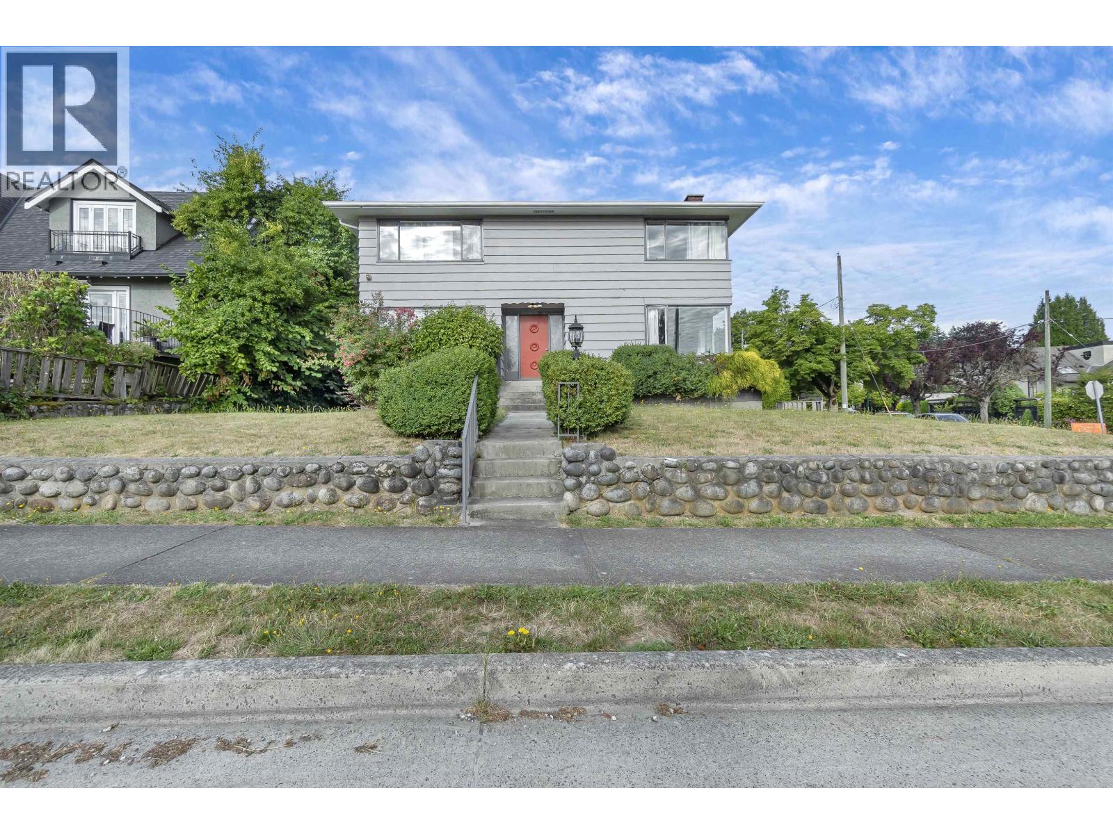 4514 BELLEVUE DRIVE, Vancouver