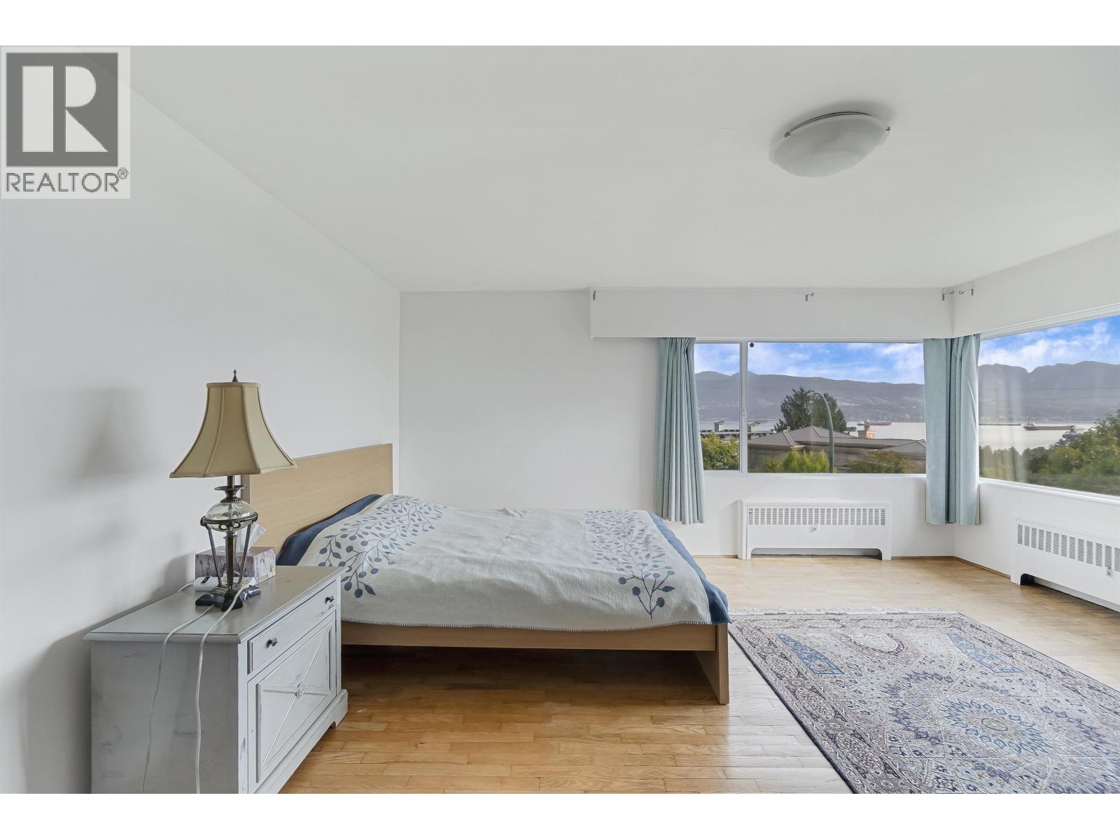 4514 BELLEVUE DRIVE, Vancouver