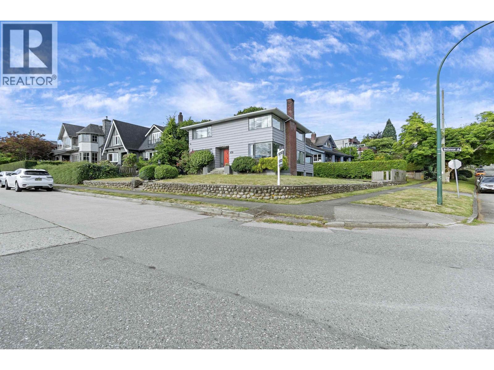 4514 BELLEVUE DRIVE, Vancouver