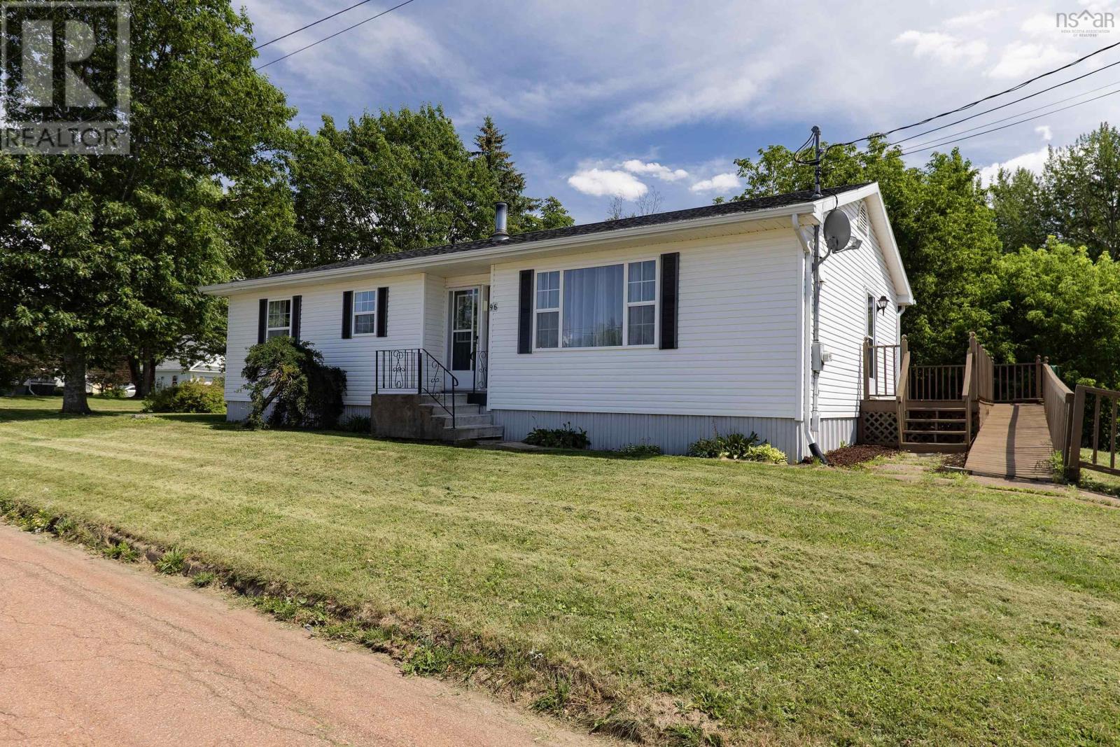 96 Queen Street, Pugwash — photo 2