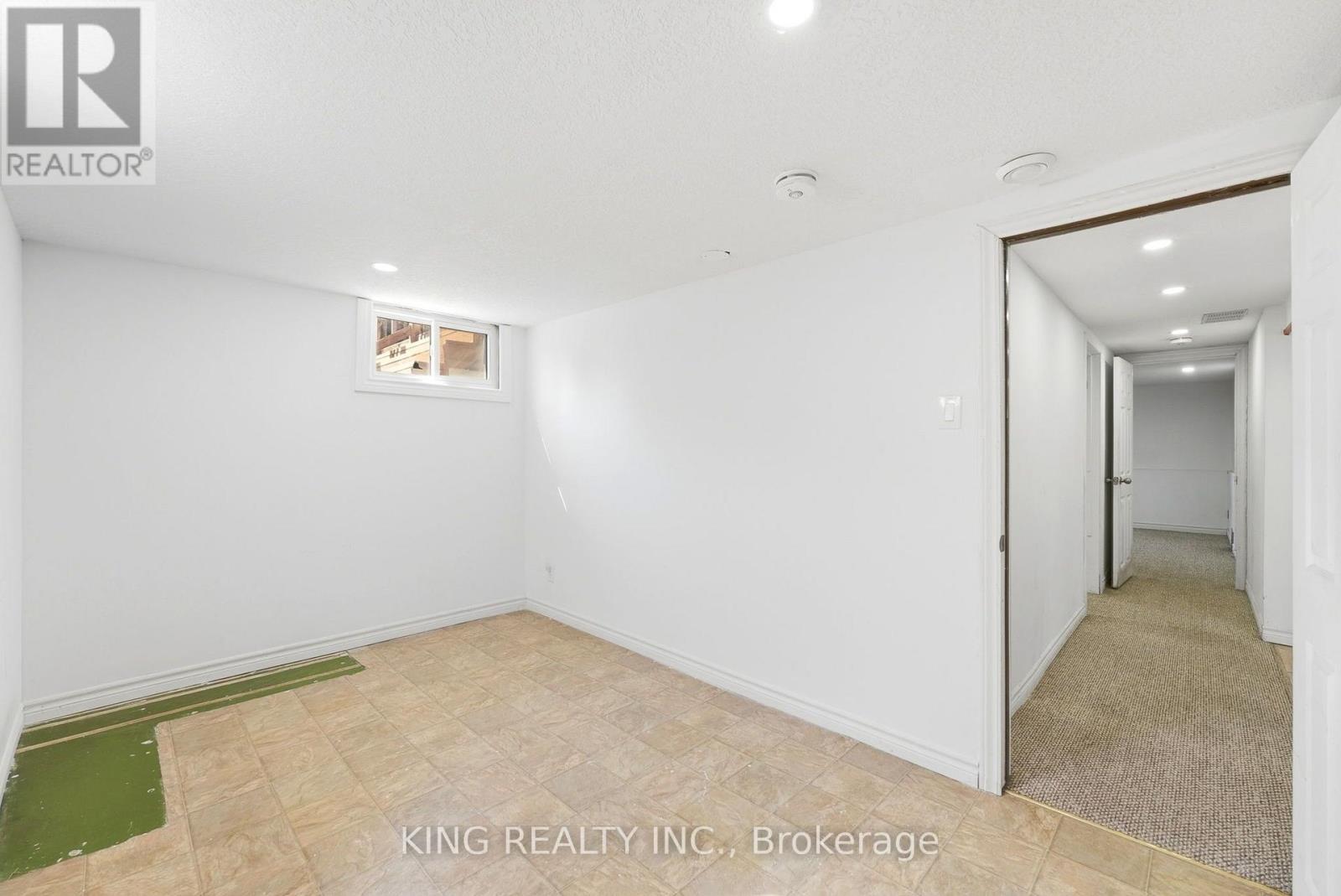 1737 WAVELL STREET - 23
