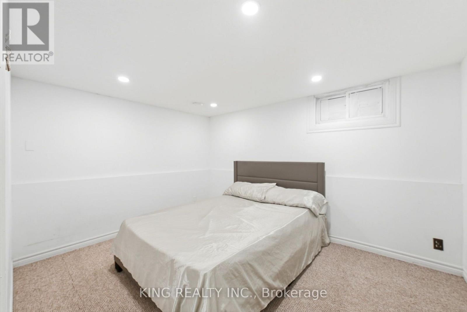 1737 WAVELL STREET - 24