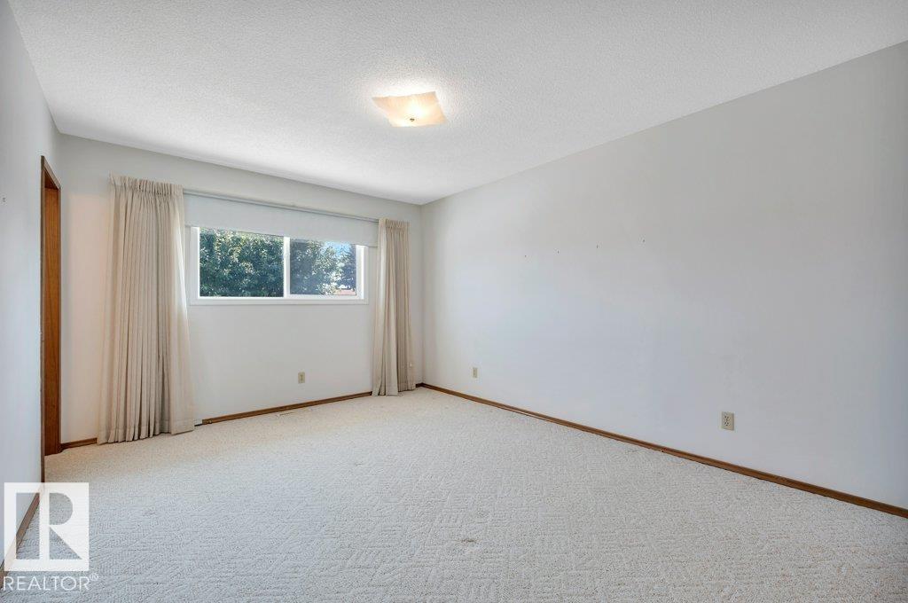 8507 70 ST NW - 19