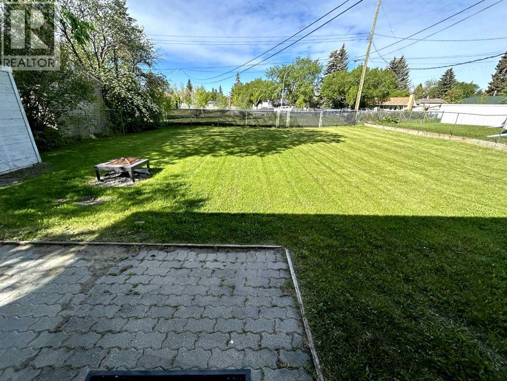 639 Thornhill Drive NW - 4